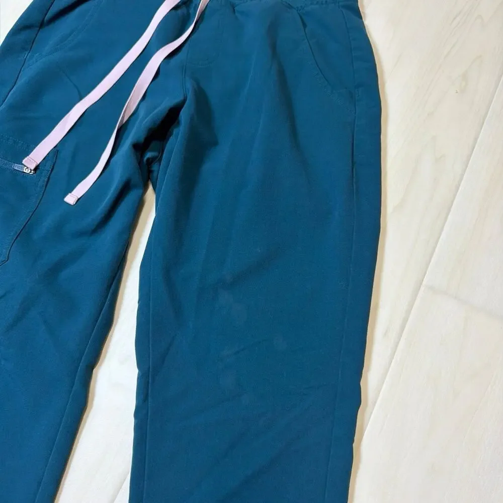 FIGS Scrub Set - Picture 7 of 7